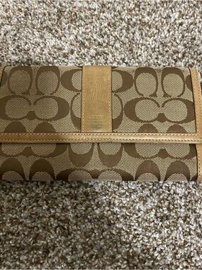 Coach Signature Canvas Continental Wallet in Brown/Tan